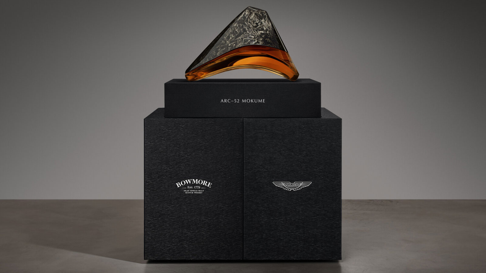 Aston Martin χωρίς τιμόνι και ρόδες κόστισε 260.000 ευρώ!